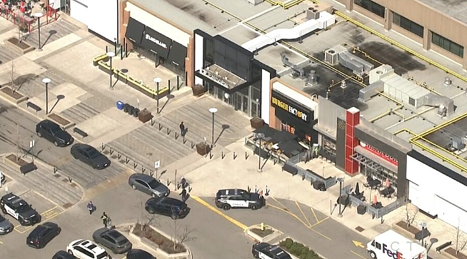突发! Fairview Mall保安对峙劫匪,中枪倒地全是血!华人店家: 今天都别来了!(组图) - 8