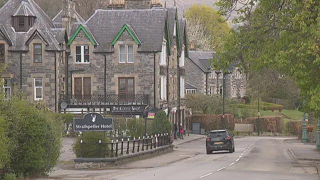 中国一游客死于英国村庄,警方称“可能曾卷入冲突”(图) - 1