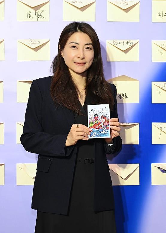郭晶晶担任广州南沙文化会副会长，穿西装戴眼镜，优雅又知性（组图） - 2