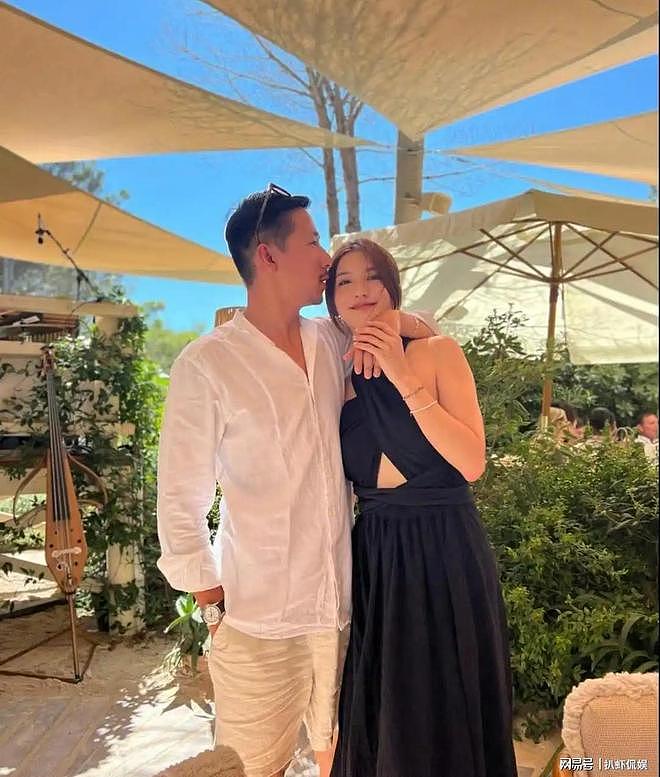 程晓玥疑似二胎出生,吴千语前去探望,抱娃喂奶提前体验当妈乐趣(组图) - 5