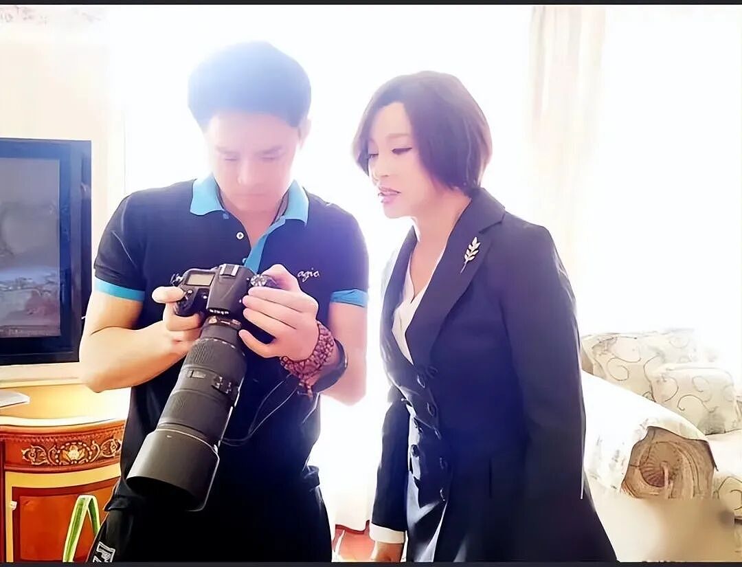 曾与大38岁刘晓庆同居6年，今38岁住800元出租屋！相亲屡遭嫌弃后，他终于崩溃：我被害惨了！（组图） - 6