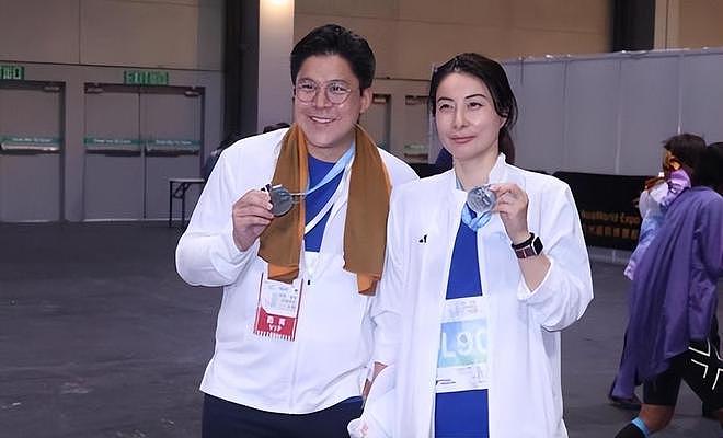 郭晶晶担任广州南沙文化会副会长，穿西装戴眼镜，优雅又知性（组图） - 11