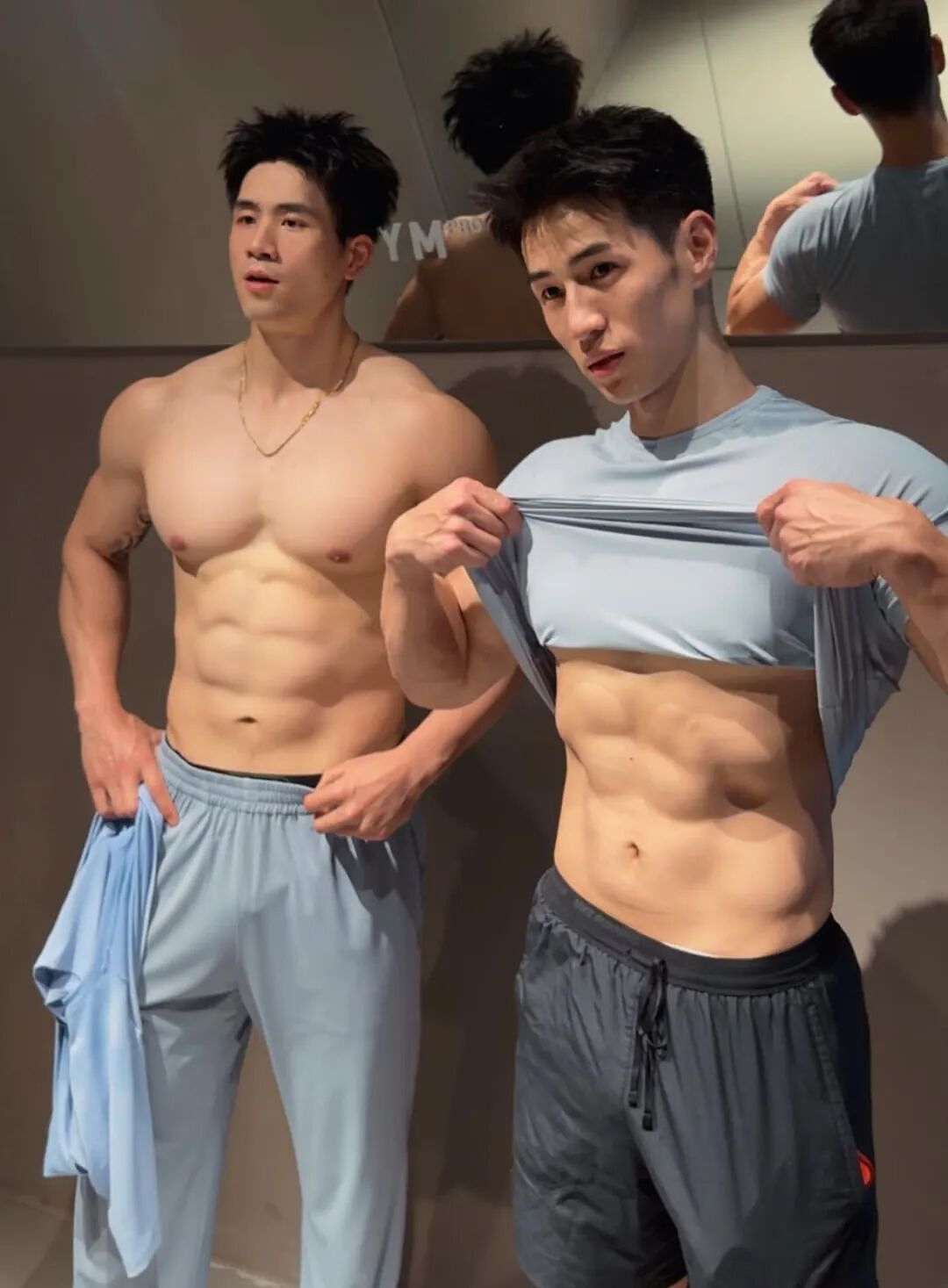【帅哥】185白皮脂包肌健身猛男,粗腿大包超诱人....(组图) - 4