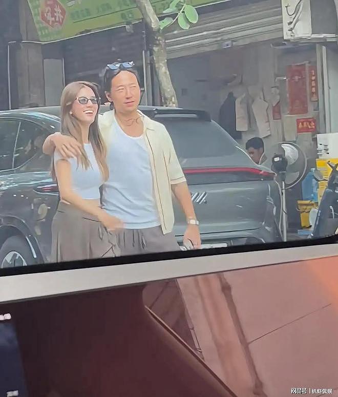 程晓玥疑似二胎出生,吴千语前去探望,抱娃喂奶提前体验当妈乐趣(组图) - 2