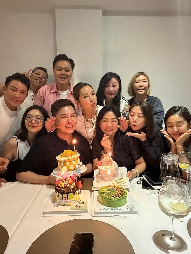 洗米华老婆回澳门,戴大金项链C位庆生,合影尽显奢华富贵(组图) - 3