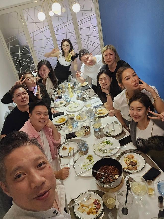 洗米华老婆回澳门,戴大金项链C位庆生,合影尽显奢华富贵(组图) - 5
