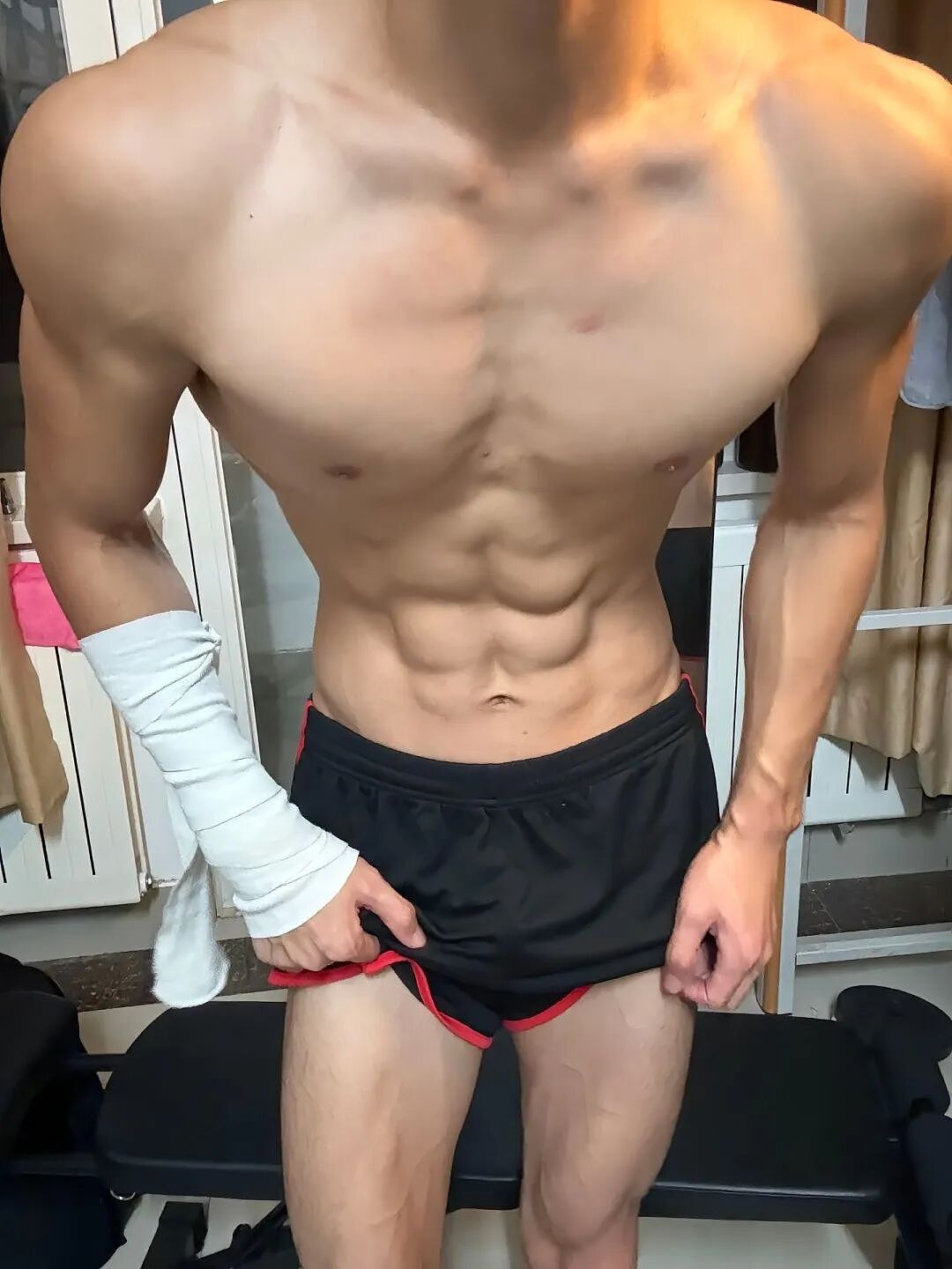 【帅哥】诱人的肌肉帅哥,看着就香(组图) - 1