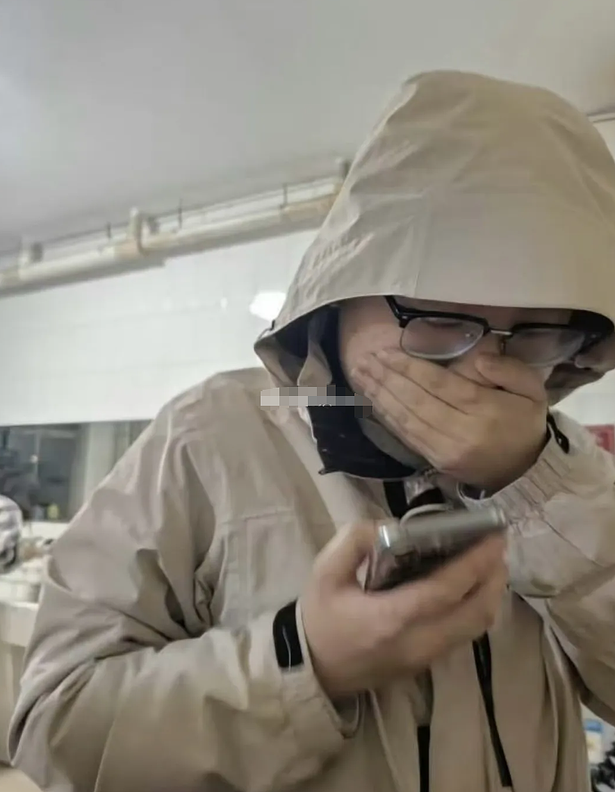 网传视频变态男扮女装进偷内衣被抓:倒卖群产业链曝光真恶心(视频/组图) - 9