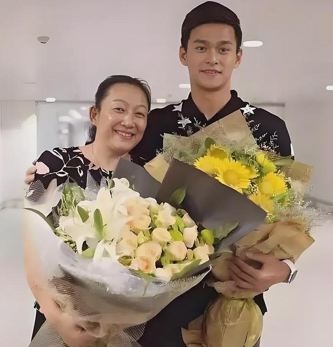 孙杨私生子风波升级！孩子近况曝光父子俩特别像，13岁了在练击剑（组图） - 18