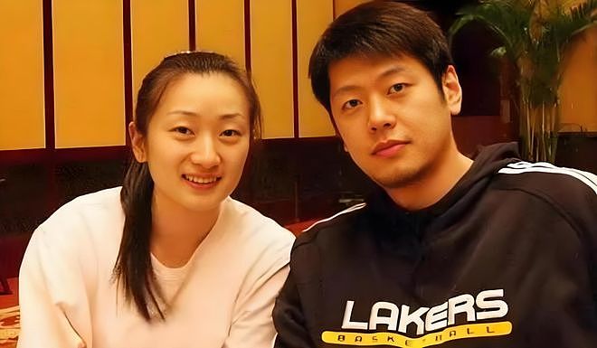 43岁莫科近况曝光！前妻去世后再娶游泳冠军，如今儿女双全很幸福（组图） - 2