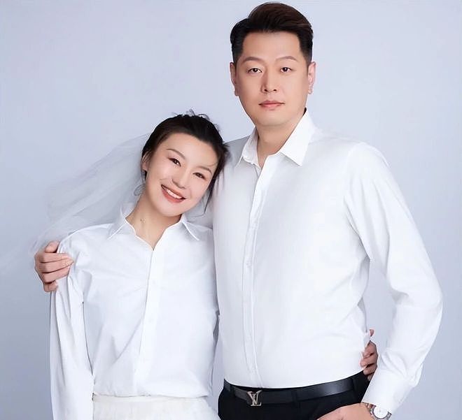 43岁莫科近况曝光！前妻去世后再娶游泳冠军，如今儿女双全很幸福（组图） - 4