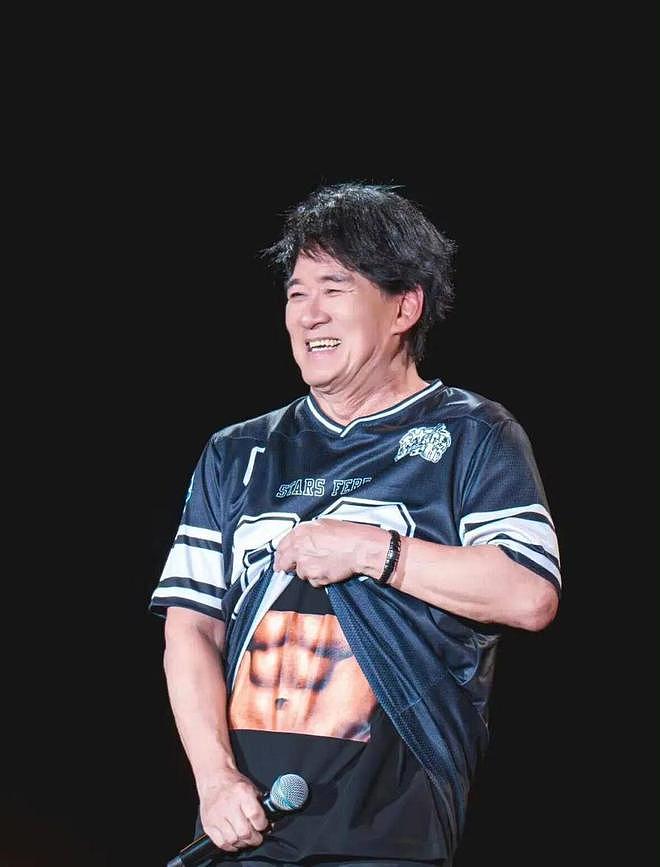 65岁周华健近况曝光！娶美国妻子40年不离不弃，儿女成为他的骄傲（组图） - 2