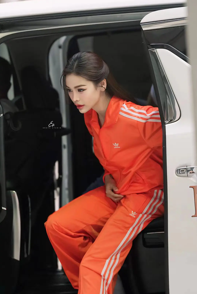 【宅篮福利】宣布出柜！果然美女吸引美女（组图） - 2
