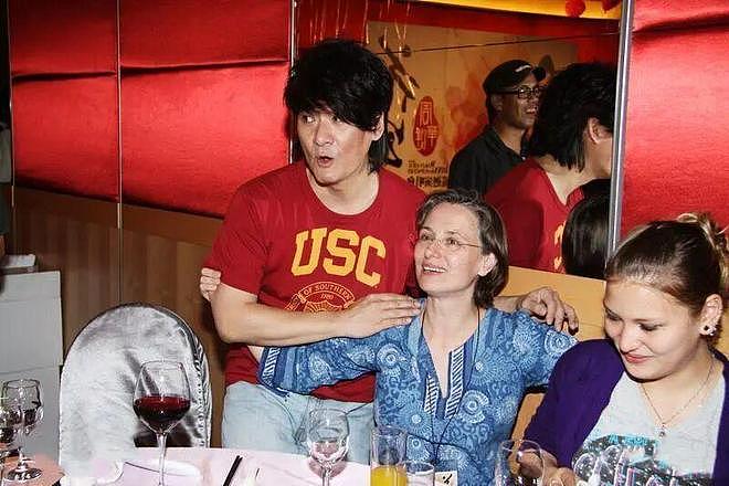 65岁周华健近况曝光！娶美国妻子40年不离不弃，儿女成为他的骄傲（组图） - 8