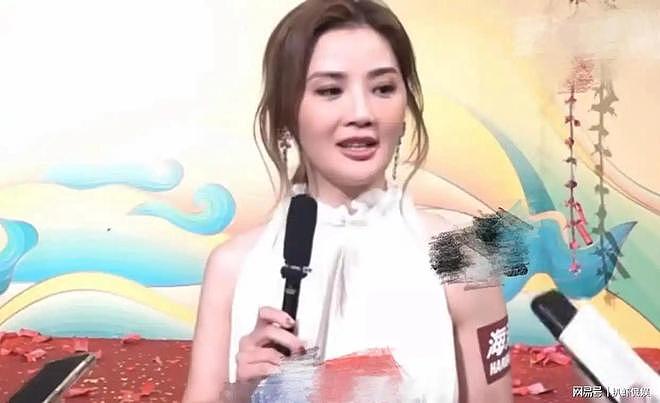 43岁蔡卓妍官宣结婚,婚戒照好幸福,老公比她小10岁是健身教练(组图) - 7