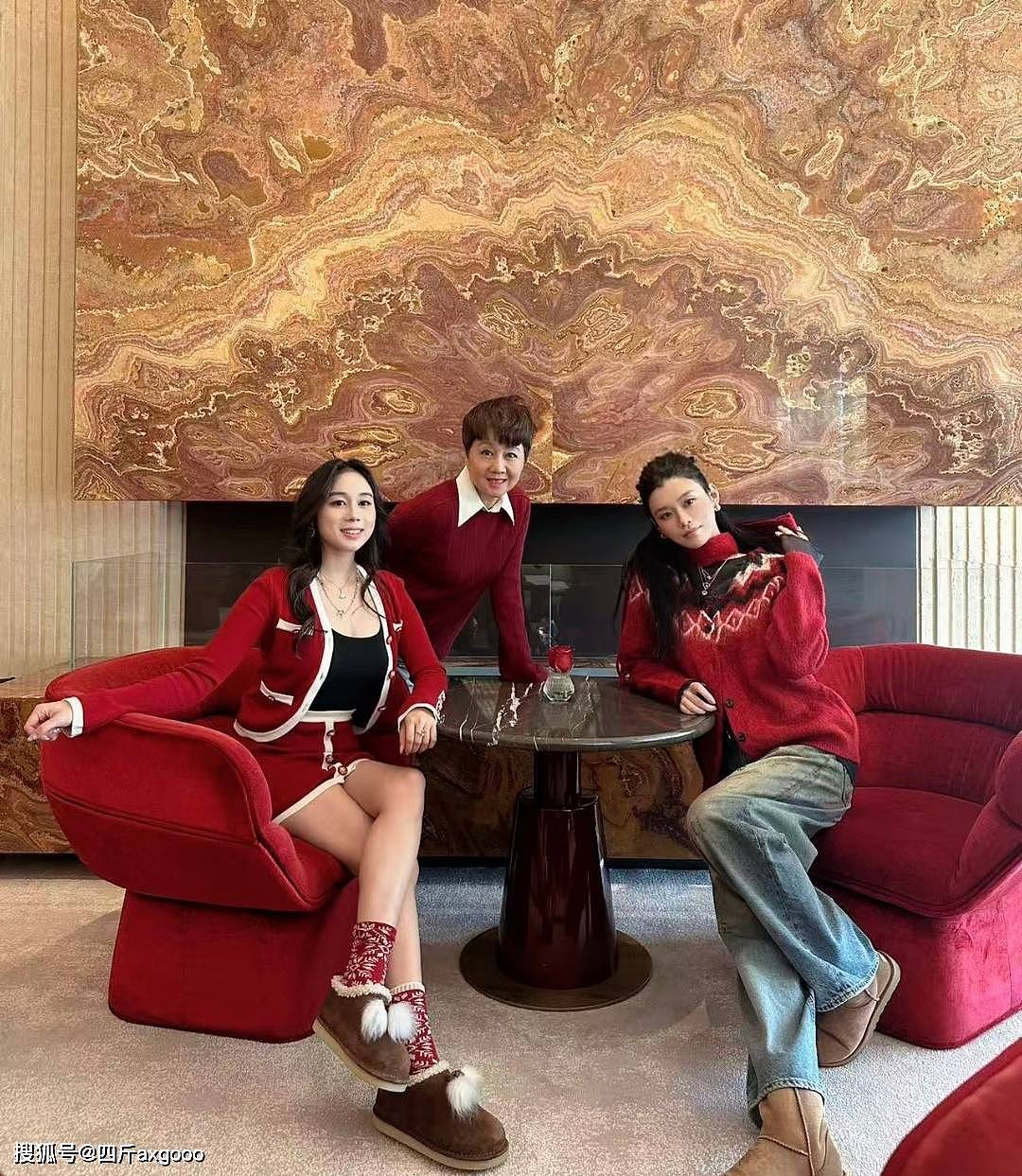 “赌王”小女儿何超欣清华毕业，高调宣布留校工作，没踏足娱乐圈（组图） - 5