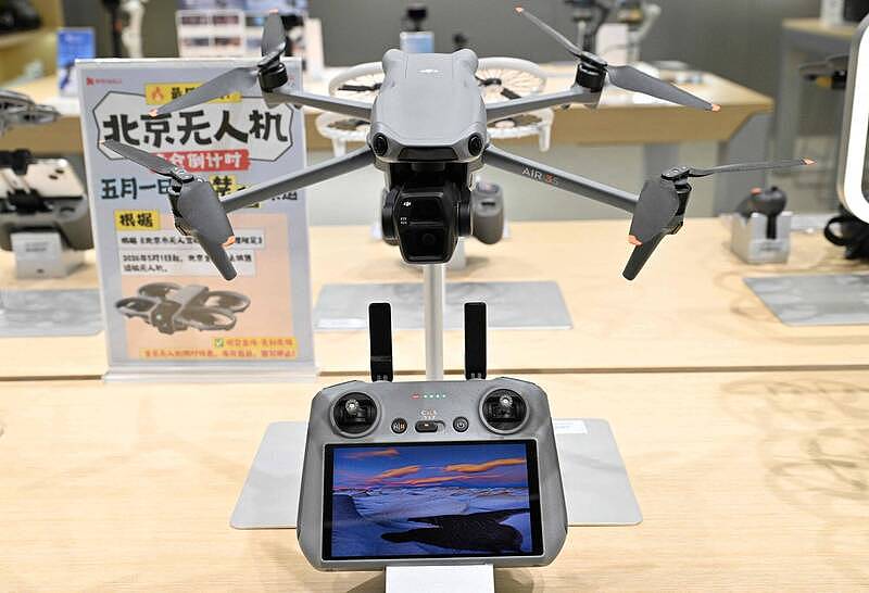 ​北京5月1日起禁飞禁售无人机，大疆门市下架产品（图） - 1