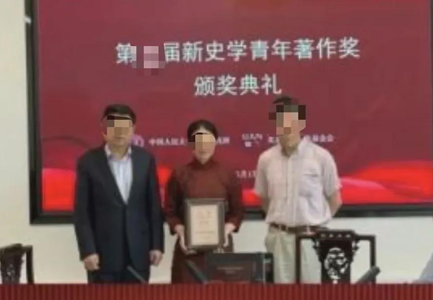 美女学霸自曝被老教授身体PUA六年，写pdf梳理时间管理细节全网吃瓜（组图） - 5