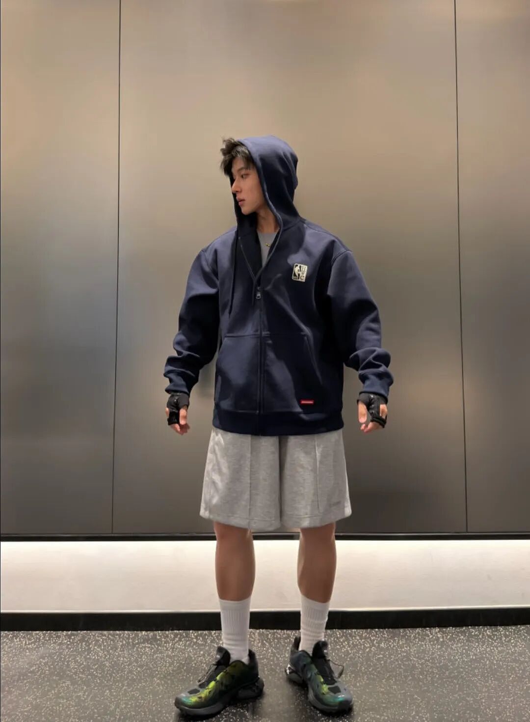 【帅哥】山东195粗腿白袜健身私教，网友：这颜值不当男模可惜了....（组图） - 5