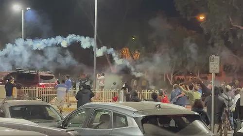 禽兽差点当街嘎了！澳洲发生骚乱，总理：民众要保持冷静（组图） - 9