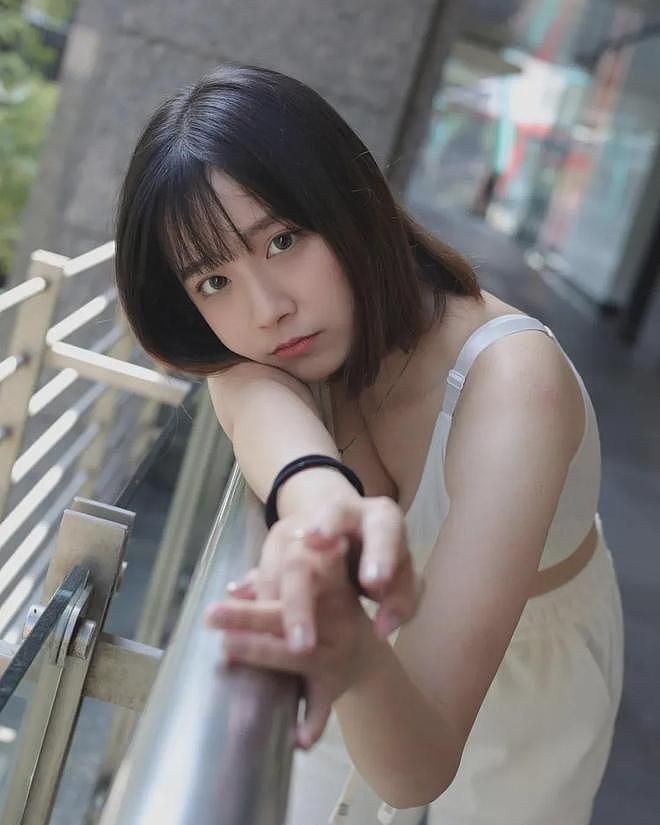【美女】甜美又可爱女神,丰满身材,极致腰臀比,太迷人(组图) - 14