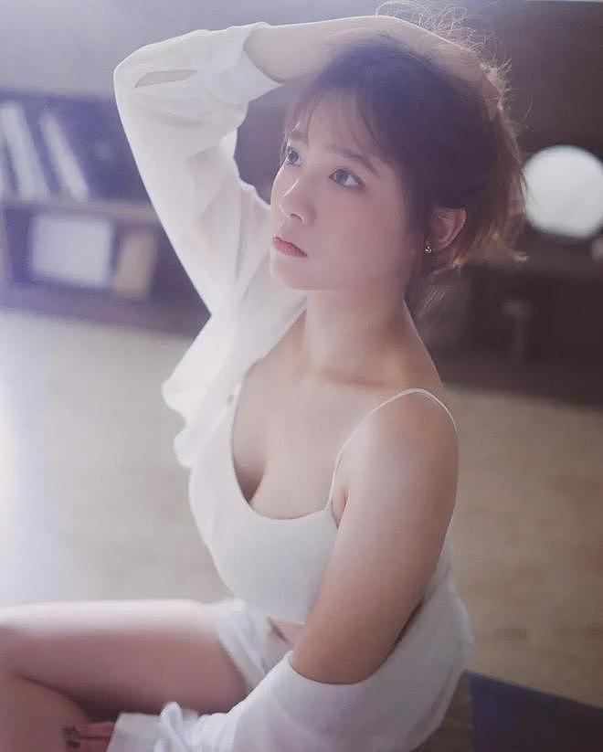 【美女】甜美又可爱女神,丰满身材,极致腰臀比,太迷人(组图) - 4