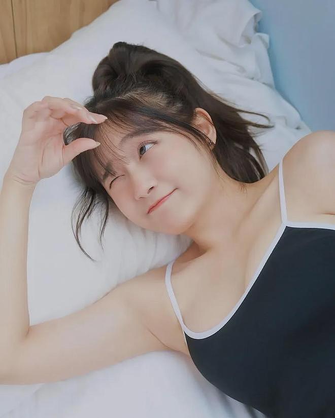 【美女】甜美又可爱女神,丰满身材,极致腰臀比,太迷人(组图) - 11