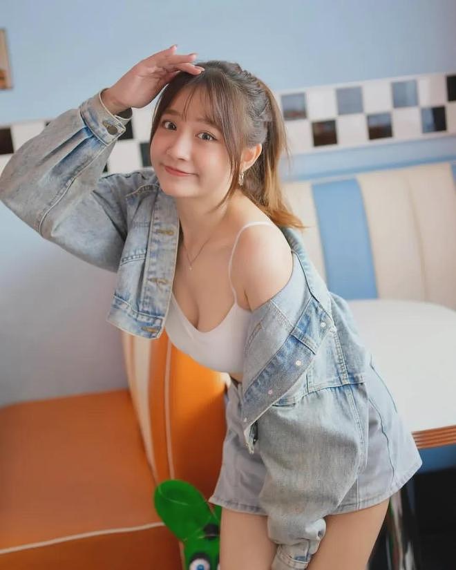 【美女】甜美又可爱女神,丰满身材,极致腰臀比,太迷人(组图) - 10