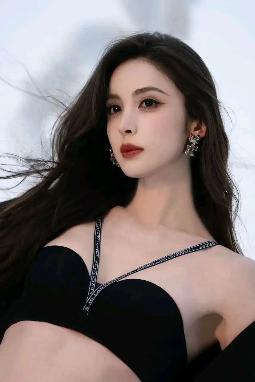 【美女】古力娜扎大秀身材，这颜值，实在是太有爱了，妥妥对粉丝的热爱（组图） - 1