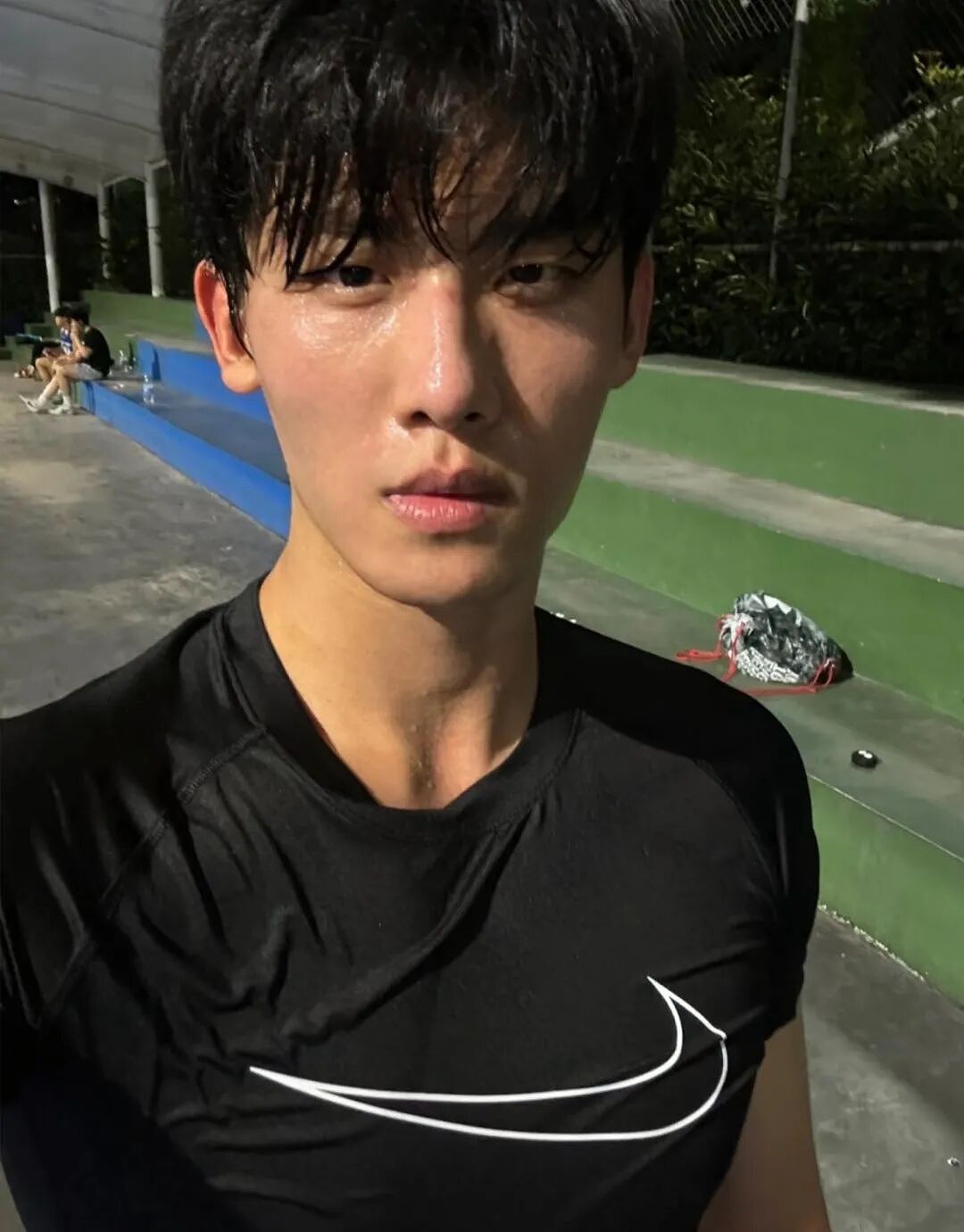 【帅哥】上海顶级体育生黑皮男模，网友：直男微双....（组图） - 15