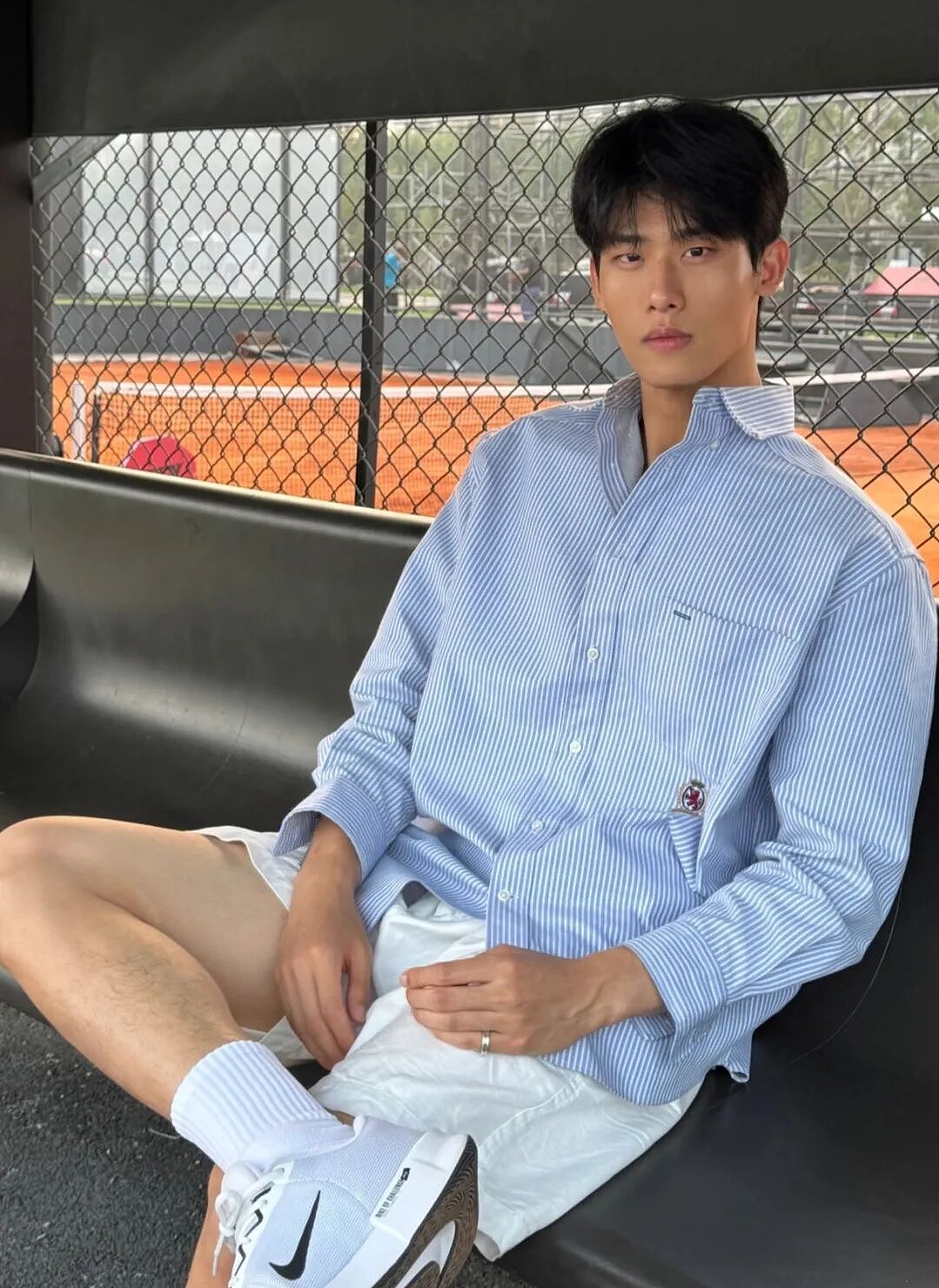 【帅哥】上海顶级体育生黑皮男模，网友：直男微双....（组图） - 12