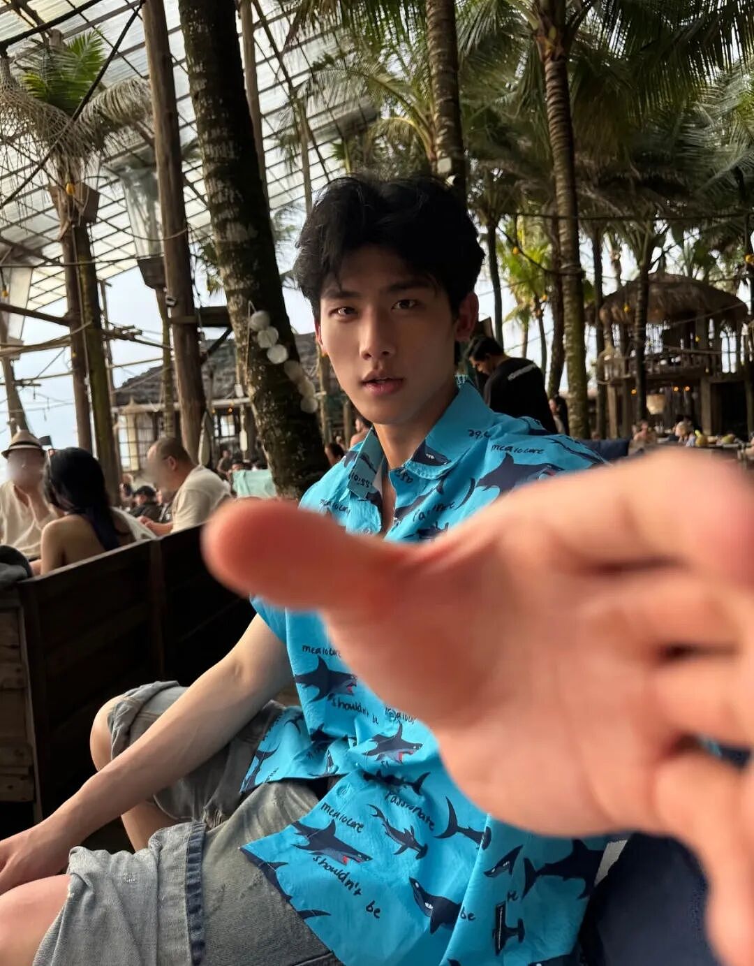 【帅哥】上海顶级体育生黑皮男模，网友：直男微双....（组图） - 4
