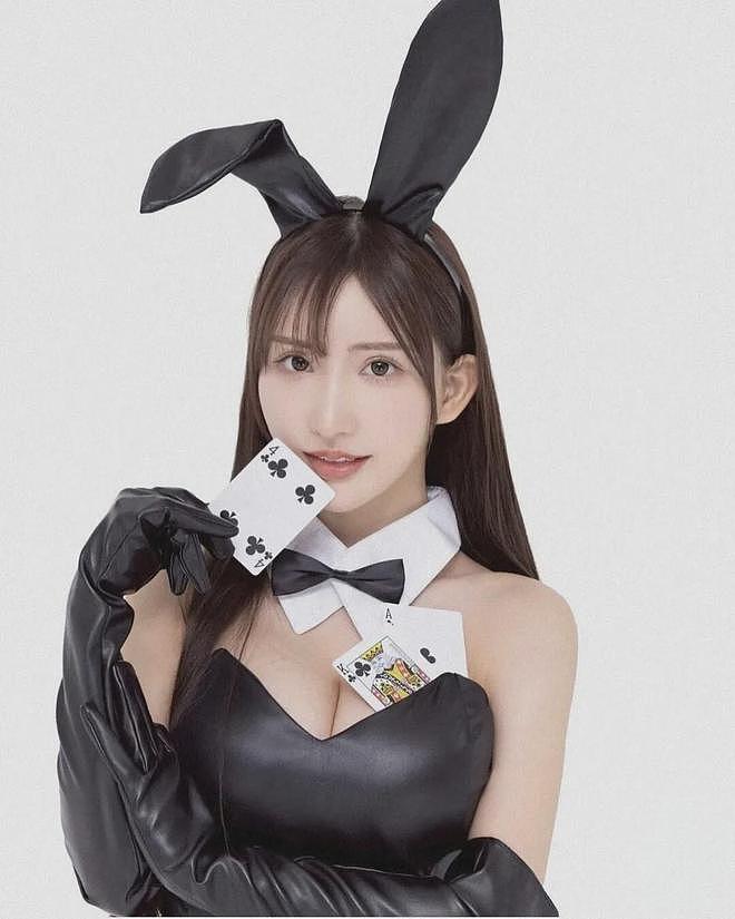 【美女】00后H杯高颜值女神,娇小体型,丰满上围,“反差萌”确实吸引人(组图) - 1