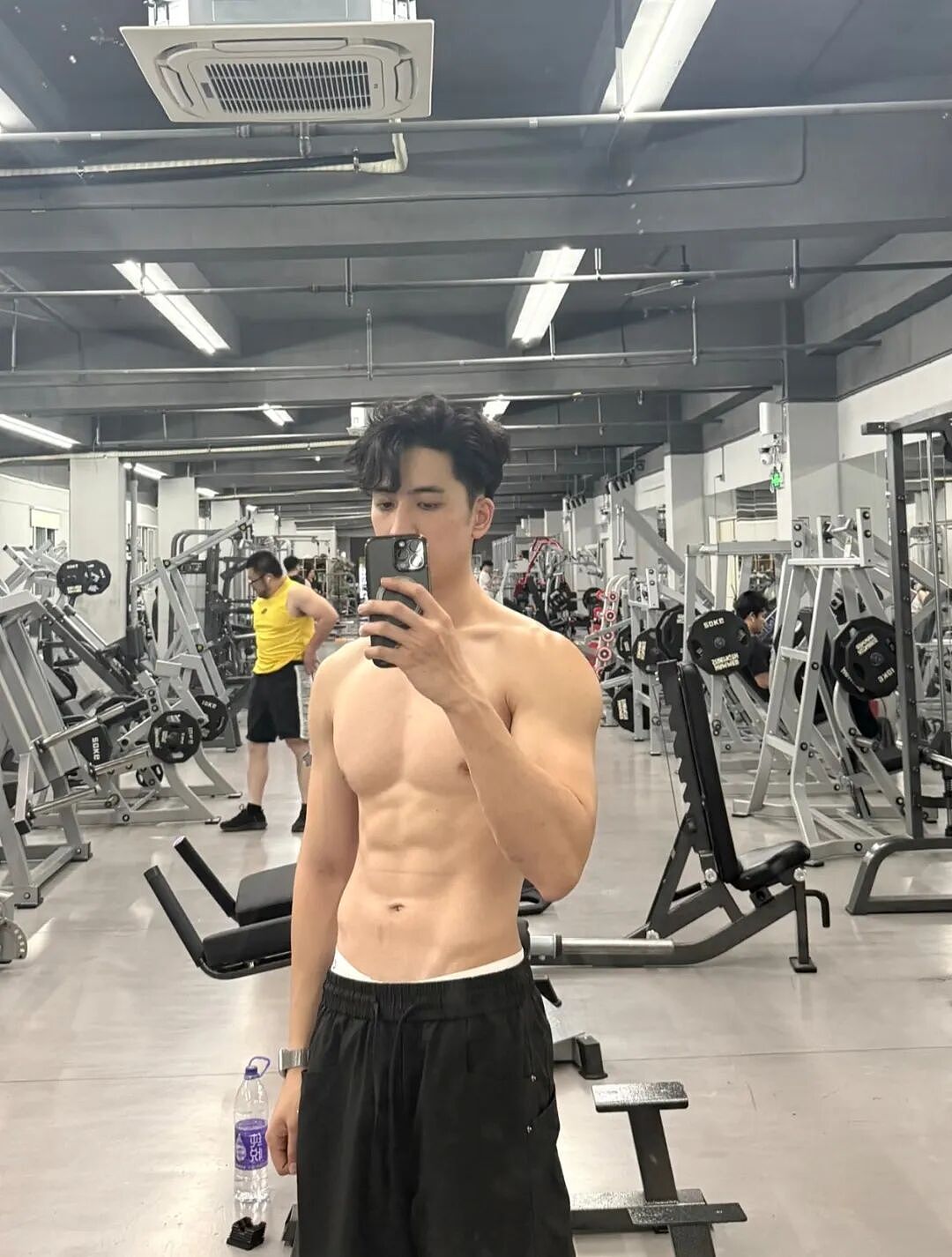 189白皮大长腿健身男大,腿比命长系列...(组图) - 12