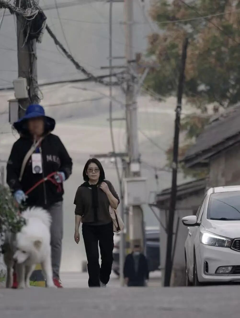 【情感】40岁从银行辞职当作家，小说爆火被卖断货，她把女人的一生写透了（组图） - 3