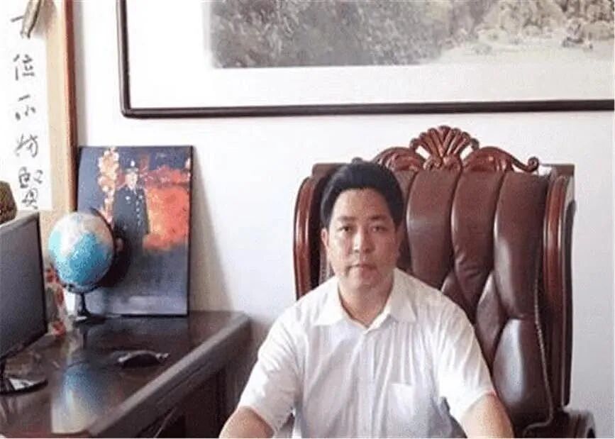 【情感】浙江女子送小乞丐10元路费，21年后小乞丐成亿万富翁，带100万支票上门报恩......（组图） - 11