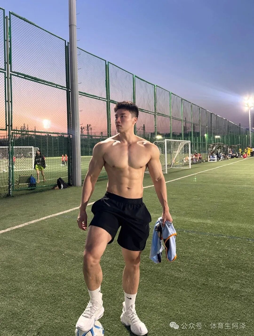 【帅哥】深圳脂包肌肌肉大狼狗,大包太明显!前男友:吃过香蕉都知道...(组图) - 5