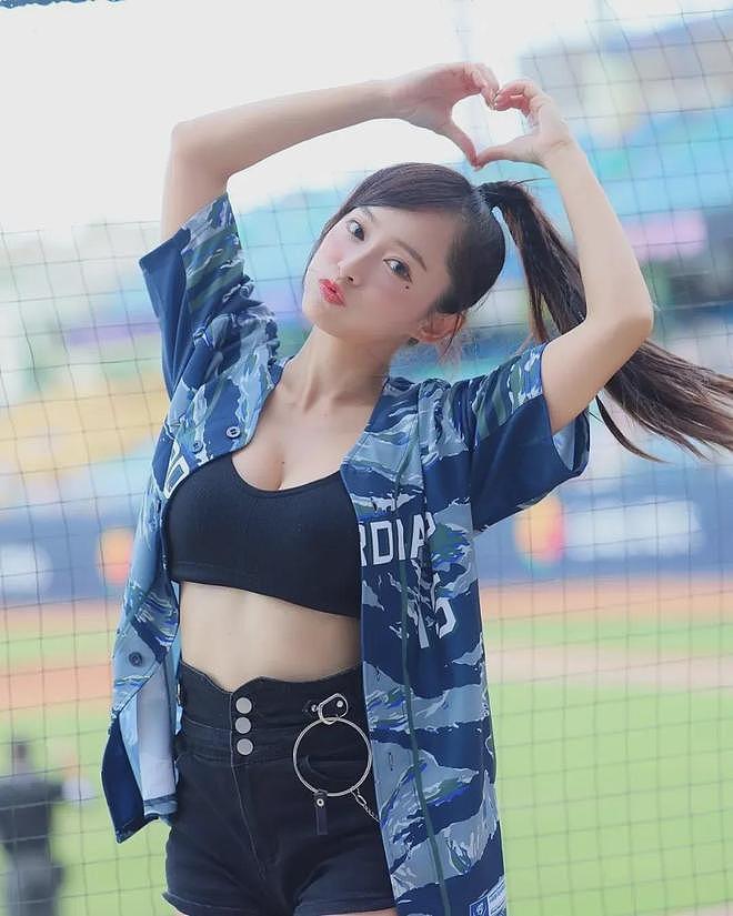 【美女】甜美又可爱萌系美女，身材火辣，时尚阳光，这谁不想得到（组图） - 15