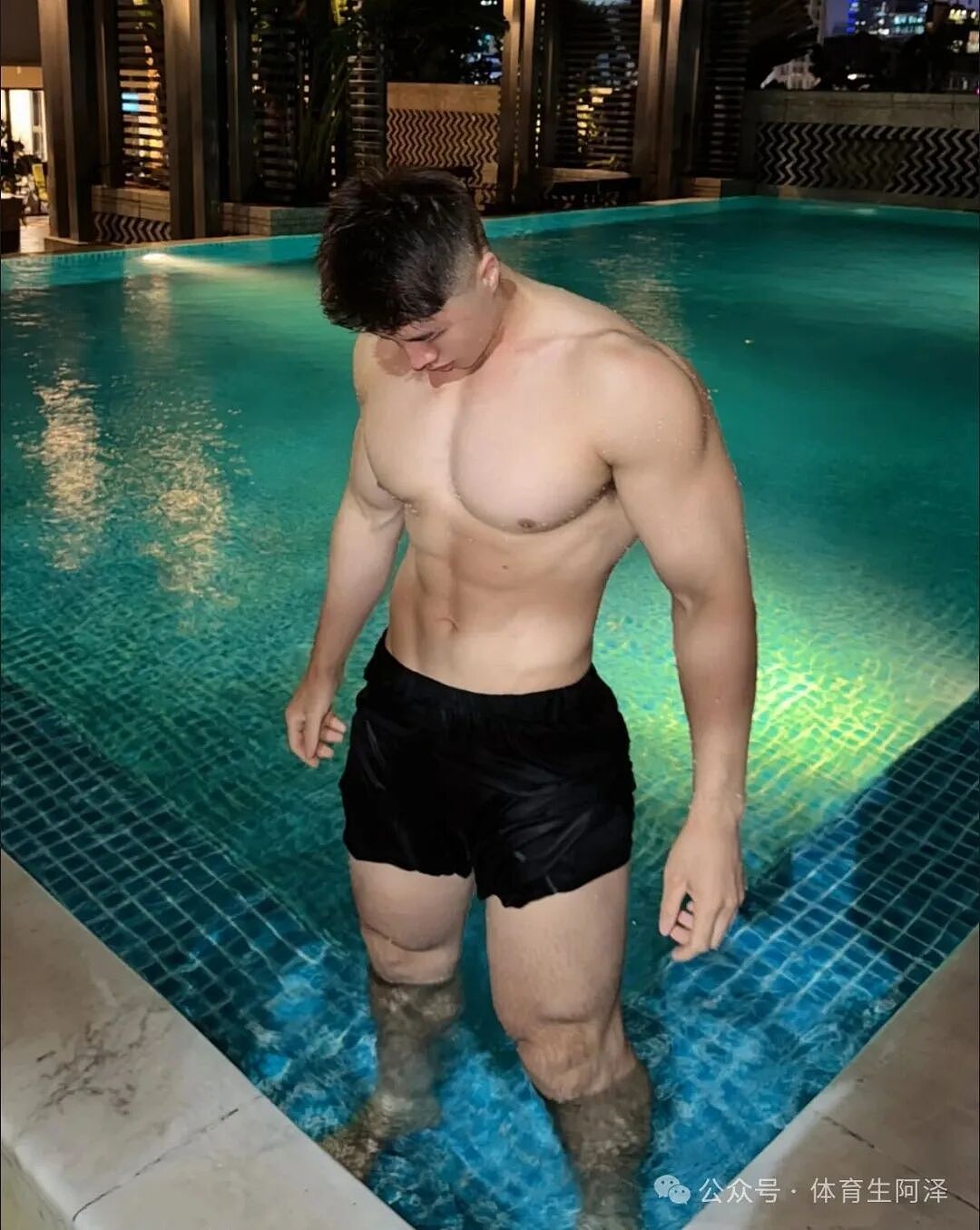 【帅哥】深圳脂包肌肌肉大狼狗,大包太明显!前男友:吃过香蕉都知道...(组图) - 9
