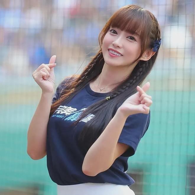 【美女】甜美又可爱萌系美女，身材火辣，时尚阳光，这谁不想得到（组图） - 11