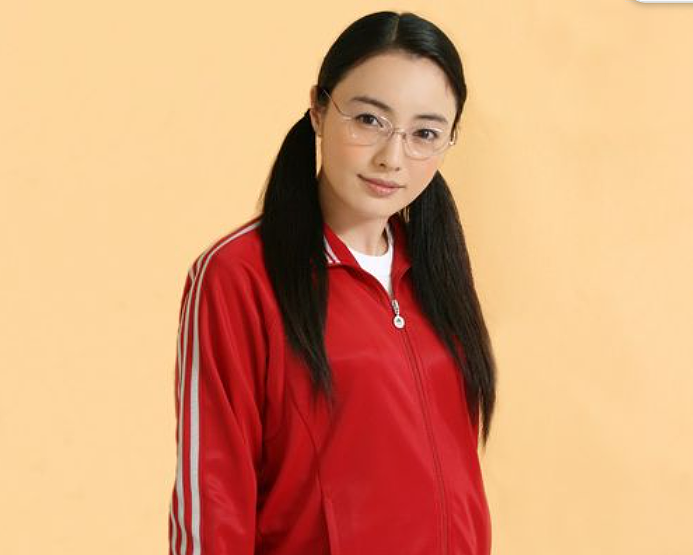 日本昔日两大女神零滤镜近照曝光!穿着朴素、体态发福,神颜不再却获全网大赞?!(组图) - 15