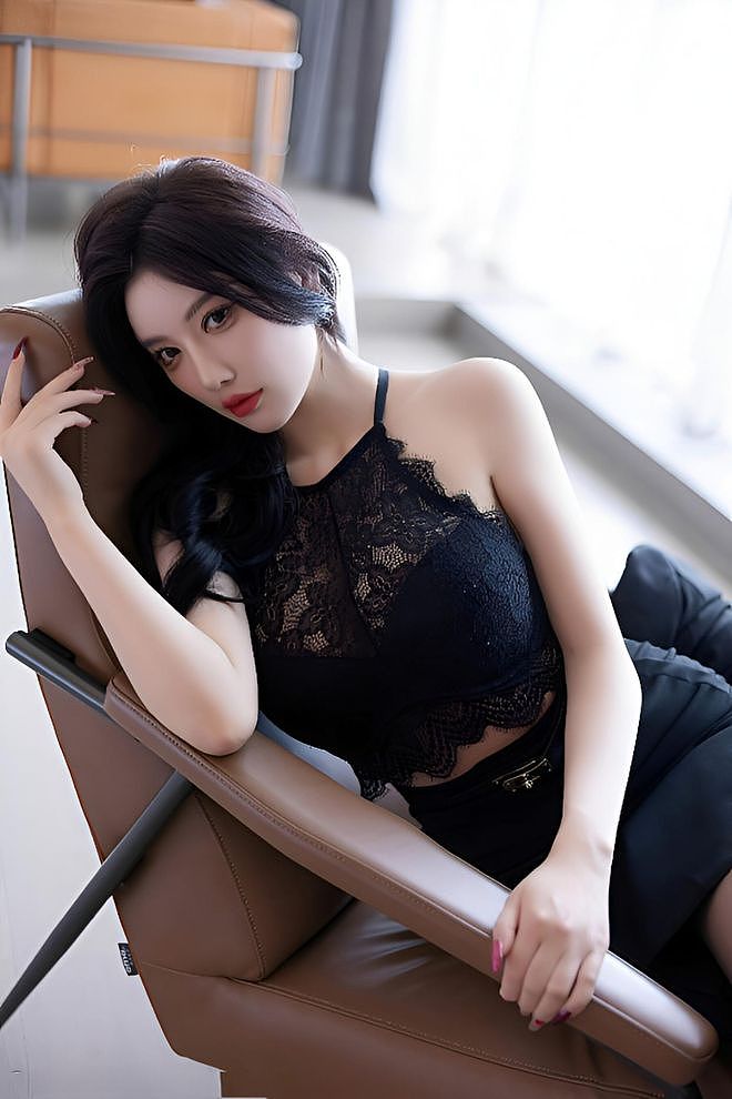【美女】这身材绝了，蜜桃臀、大长腿搭配肉丝+包臀裙，谁能顶得住啊！（组图） - 15