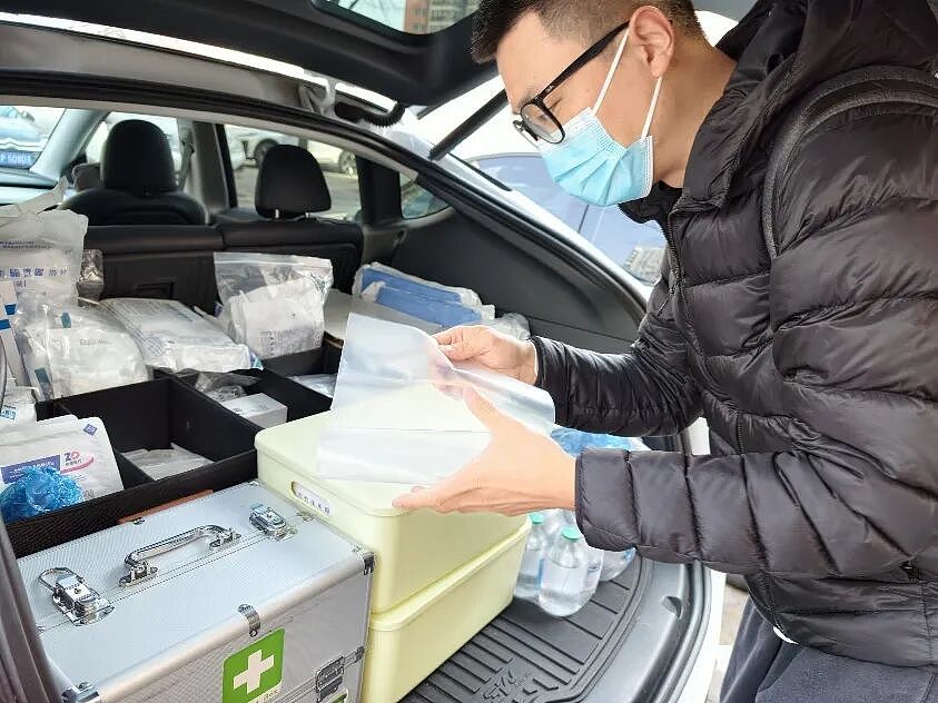 【情感】北京90后网约男护士的9年，从三甲医院裸辞，守护了5000位老人最后的体面（组图） - 4