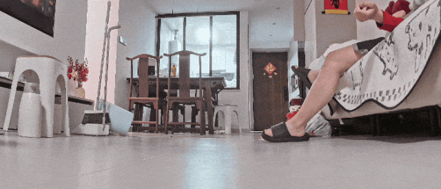 【宠物】主人手意外骨折,医生说睡觉的话要把手垫高,正愁怎么办时小猫就钻过来:来,把手放在我背上 - 14