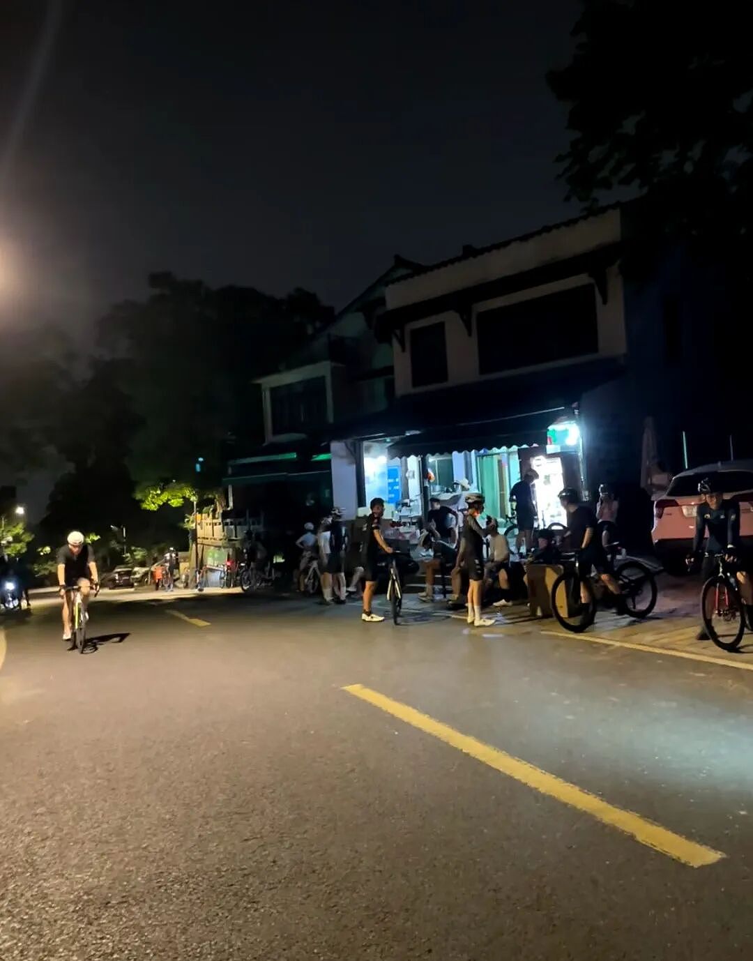 【帅哥】骑行圈肌肉天菜夜骑杭州西湖，被骑友搭讪，直呼骑行圈太乱了...（组图） - 15