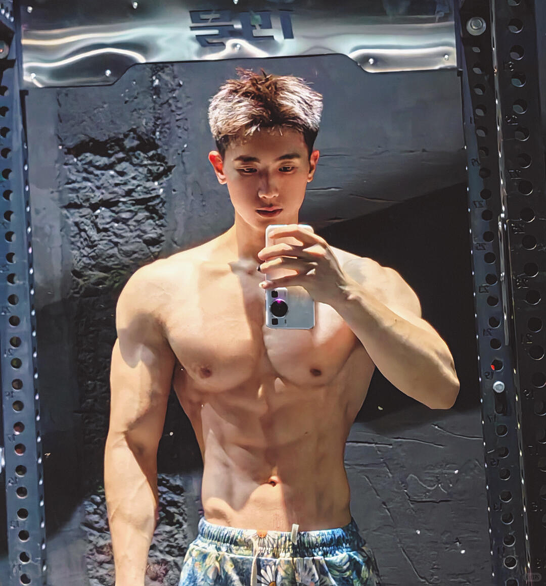 【帅哥】双开门，大肌肉，好腹肌（组图） - 3
