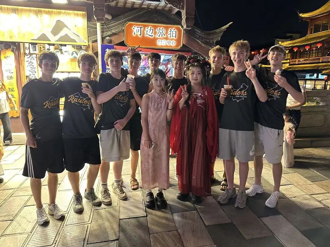 篮球架桥 青春飞扬——2026“一带一路”青年体育交流周暨江苏省-维多利亚州青年篮球交流活动圆满举行（组图） - 17