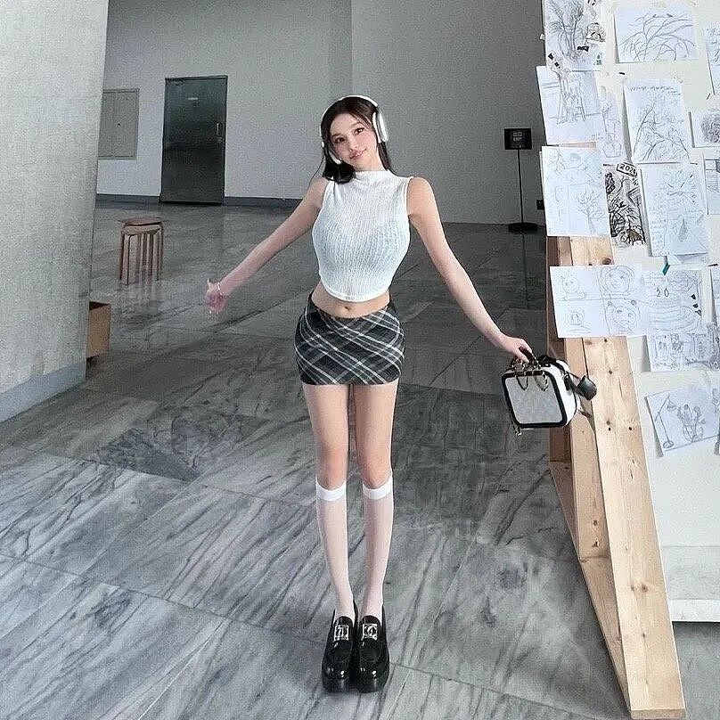 【美女】超绝女网红!身材哇哇好!(组图) - 13