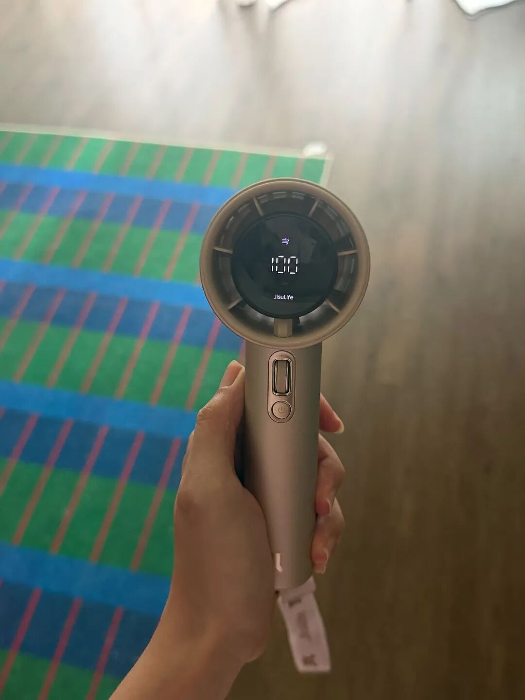 【时尚】聊点实用的：38°高温天出门，全靠它们保持体面美丽（组图） - 53