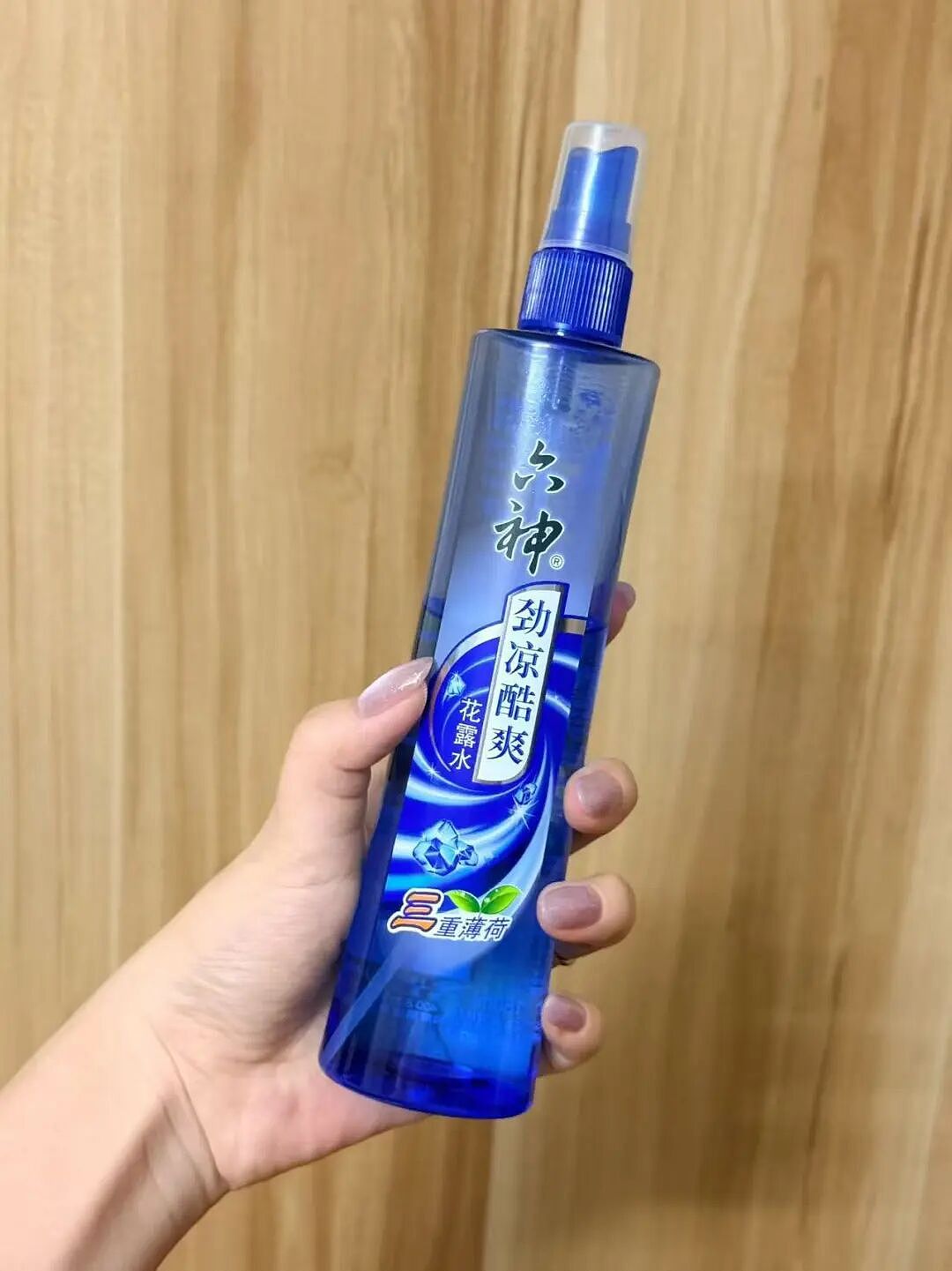 【时尚】聊点实用的：38°高温天出门，全靠它们保持体面美丽（组图） - 59